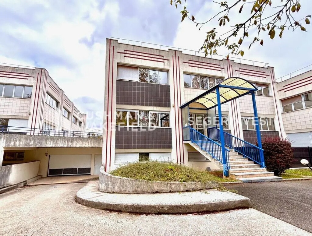 Vente Bureaux 649 m² - Photo 1
