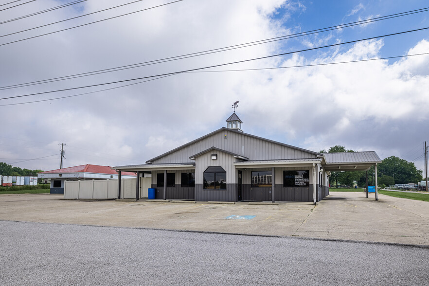 6940 Pembroke Rd, Hopkinsville, KY for sale - Primary Photo - Image 1 of 1