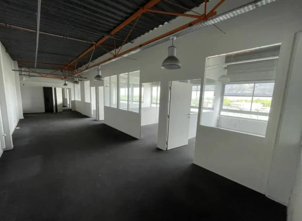 Industrial in Pantin to rent Interior Photo- Image 1 of 3