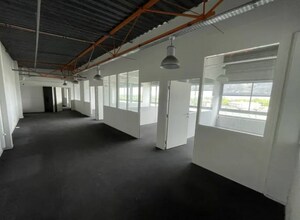 Industrial in Pantin to rent Interior Photo- Image 1 of 3