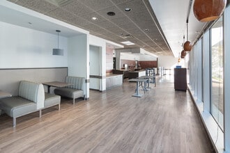 4401 N Fairfax Dr, Arlington, VA to rent Interior Photo- Image 2 of 3