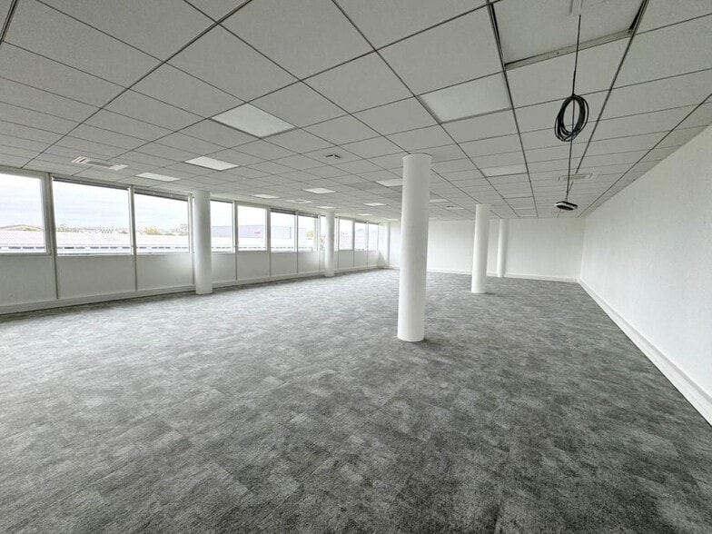 Office in Argenteuil to rent - Interior Photo - Image 1 of 21