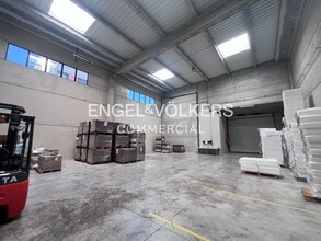 Industrial in Santa Perpètua de Mogoda, Barcelona to rent Interior Photo- Image 1 of 30