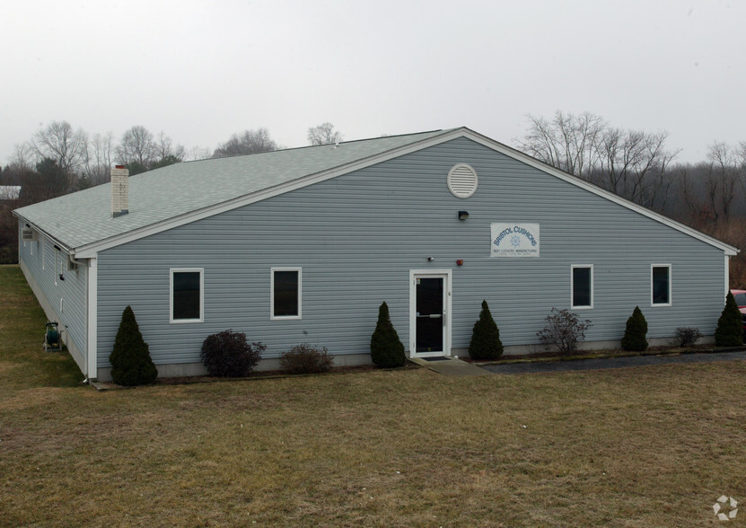 6 Commercial Way, Warren, RI for sale - Building Photo - Image 1 of 1