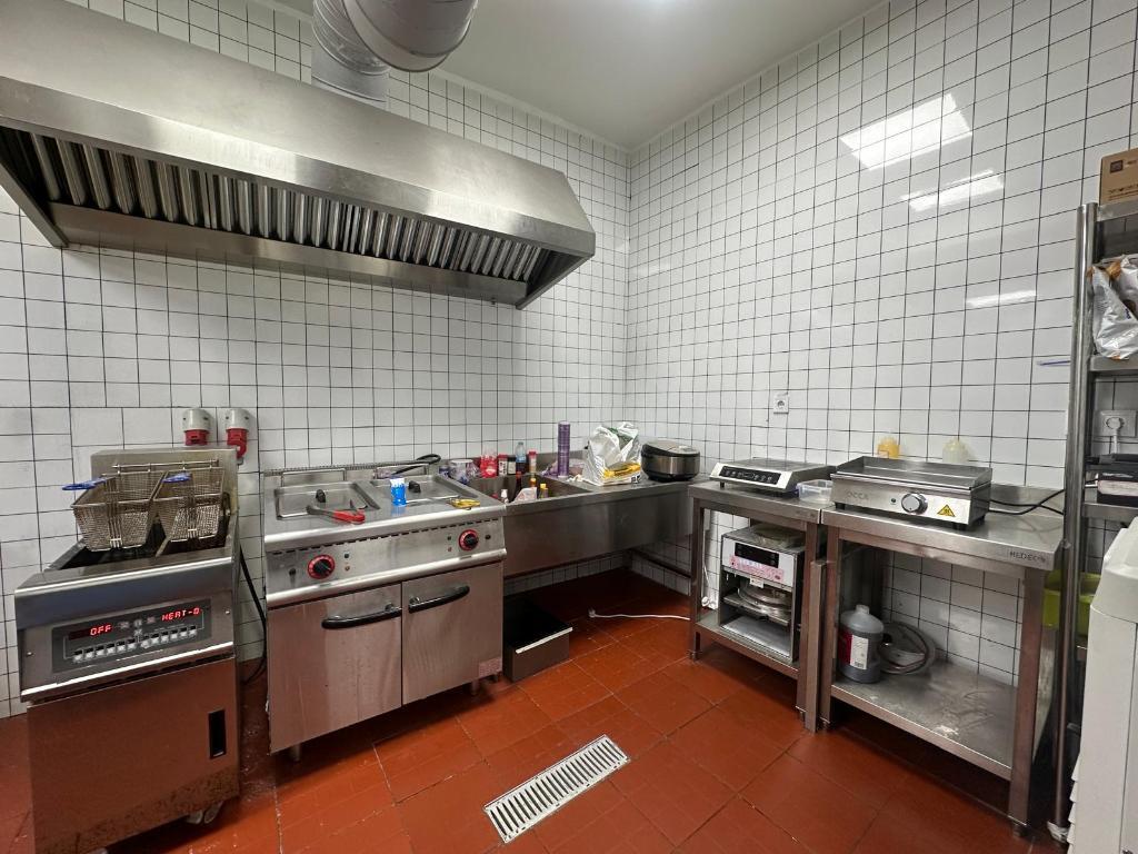 Retail in Madrid, Madrid to rent Primary Photo- Image 1 of 2