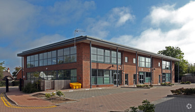 White Lion Rd, Amersham for rent Building Photo- Image 1 of 6