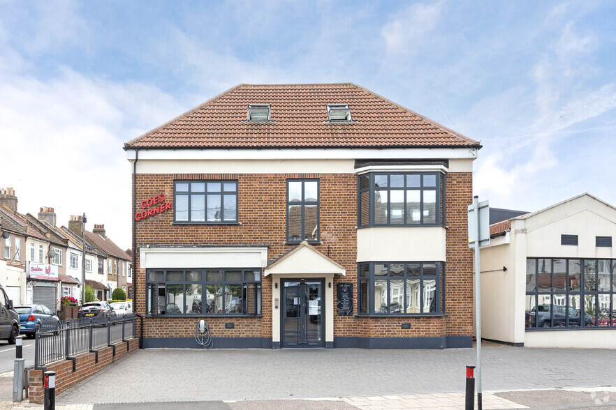 53-63 Redbridge Ln E, Ilford for rent - Primary Photo - Image 1 of 3