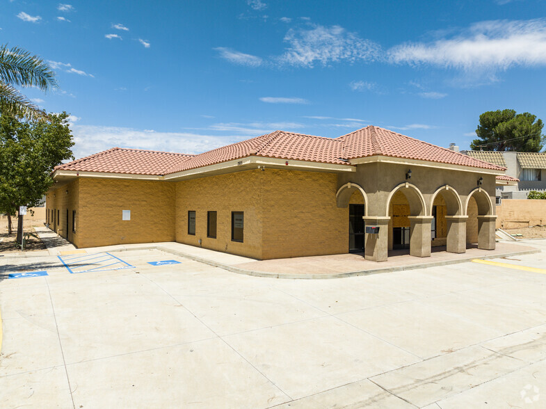 2935 Oswell St, Bakersfield, CA for sale - Primary Photo - Image 1 of 1