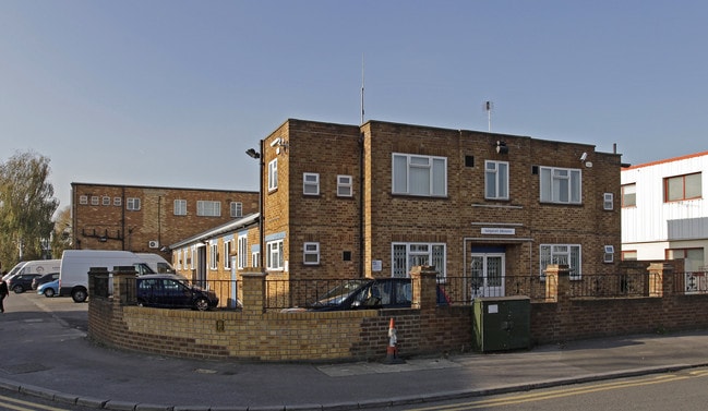More details for 1 David Rd, Slough - Industrial to Rent