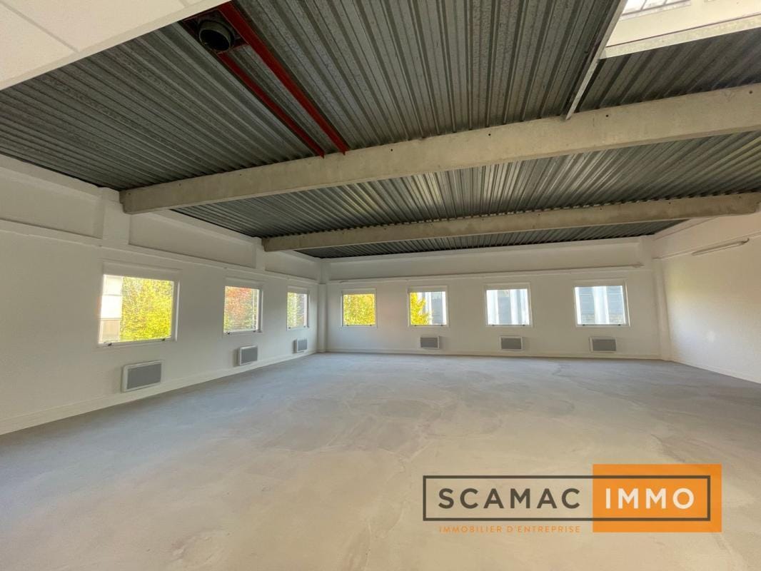 Industrial in Verrières-le-Buisson to rent Building Photo- Image 1 of 16