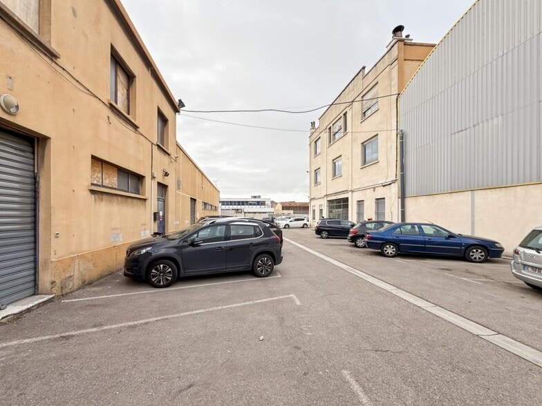 Office in Marseille to rent - Building Photo - Image 2 of 23