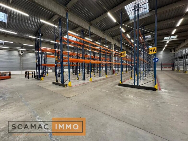 Light Industrial in Lisses to rent - Building Photo - Image 1 of 6