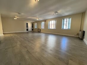19 High St, Saffron Walden to rent Interior Photo- Image 2 of 4