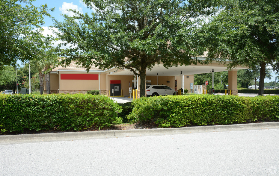 5606 Fishhawk Crossing Blvd, Lithia, FL for rent - Building Photo - Image 2 of 2