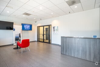 9900 18th St N, Saint Petersburg, FL to rent Interior Photo- Image 2 of 4