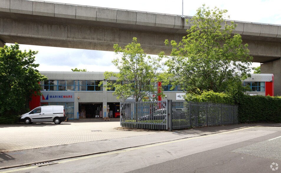 Crosshouse Rd, Southampton to rent - Building Photo - Image 3 of 4