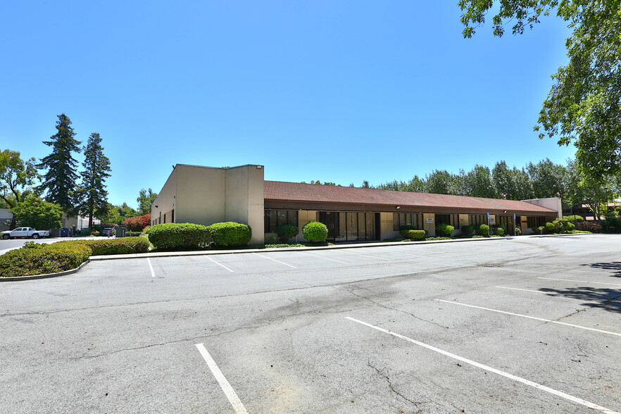 118-122 Charcot Ave, San Jose, CA for rent - Building Photo - Image 1 of 73