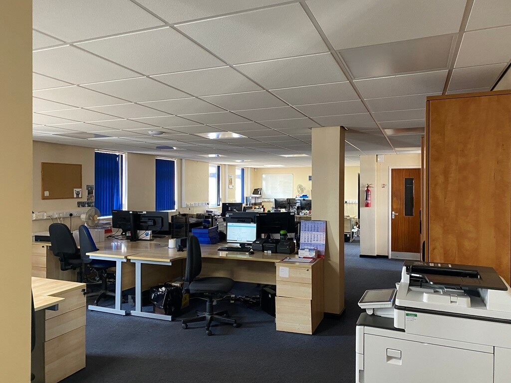 Corngreaves Rd, Cradley Heath to rent Interior Photo- Image 1 of 6