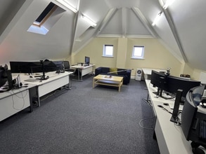 Wareham Rd, Lytchett Matravers to rent Interior Photo- Image 2 of 2