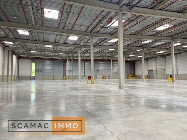 Industrial in Moissy-Cramayel to rent - Interior Photo - Image 3 of 6