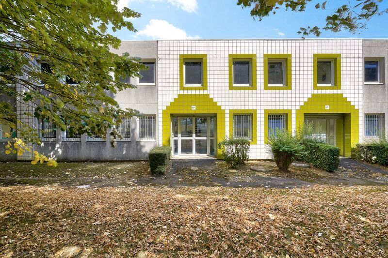 Light Industrial in Lognes to rent - Building Photo - Image 3 of 12