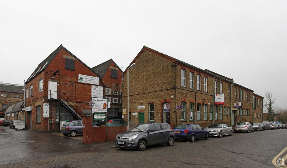 5 Sandown Rd, Watford for sale - Building Photo - Image 1 of 1