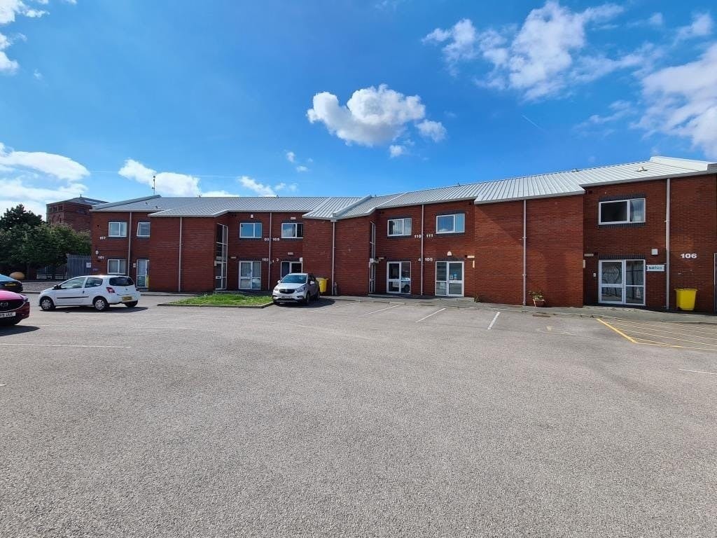 Shore Rd, Birkenhead to rent Building Photo- Image 1 of 5