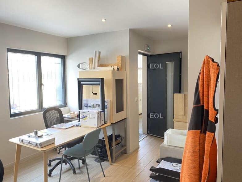 Light Industrial in Mornant to rent - Interior Photo - Image 3 of 15