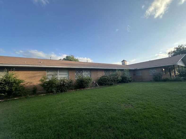 1901 W Elliott St, Breckenridge, TX for sale - Building Photo - Image 3 of 13