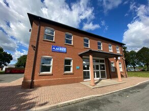 Chowley Oak Ln, Tattenhall for rent Primary Photo- Image 1 of 2