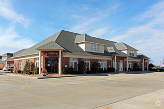 10952 NW Expressway, Yukon, OK for sale Primary Photo- Image 1 of 1