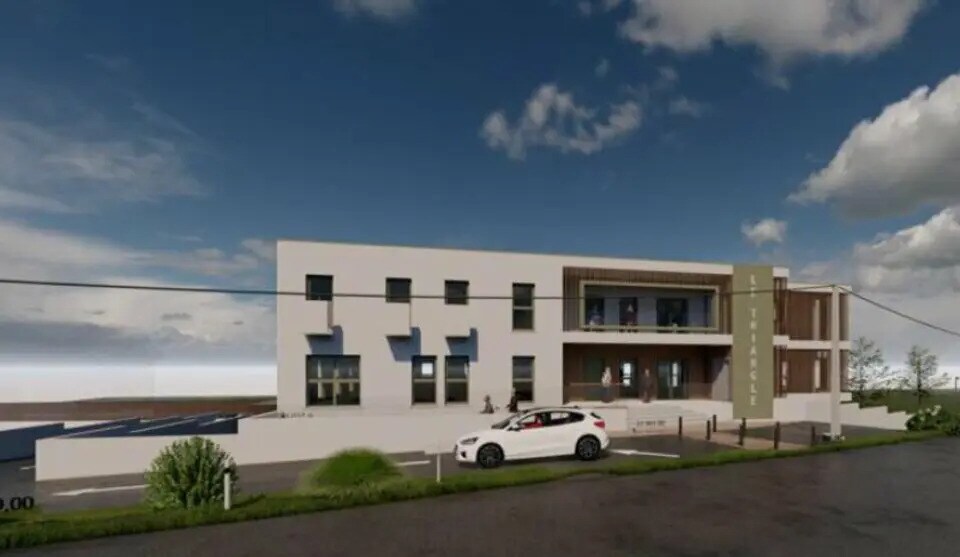 Office in Bourgoin-Jallieu for sale - Building Photo - Image 1 of 5