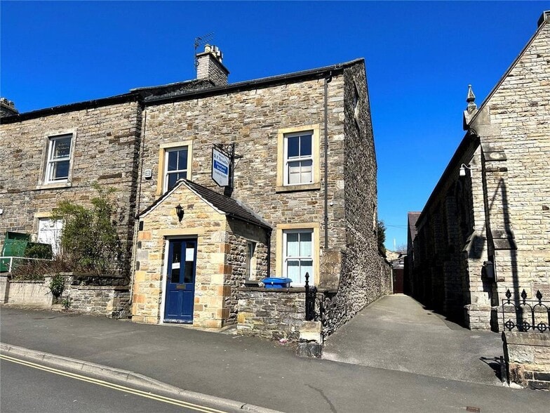 Market Place, Leyburn to rent - Building Photo - Image 3 of 8