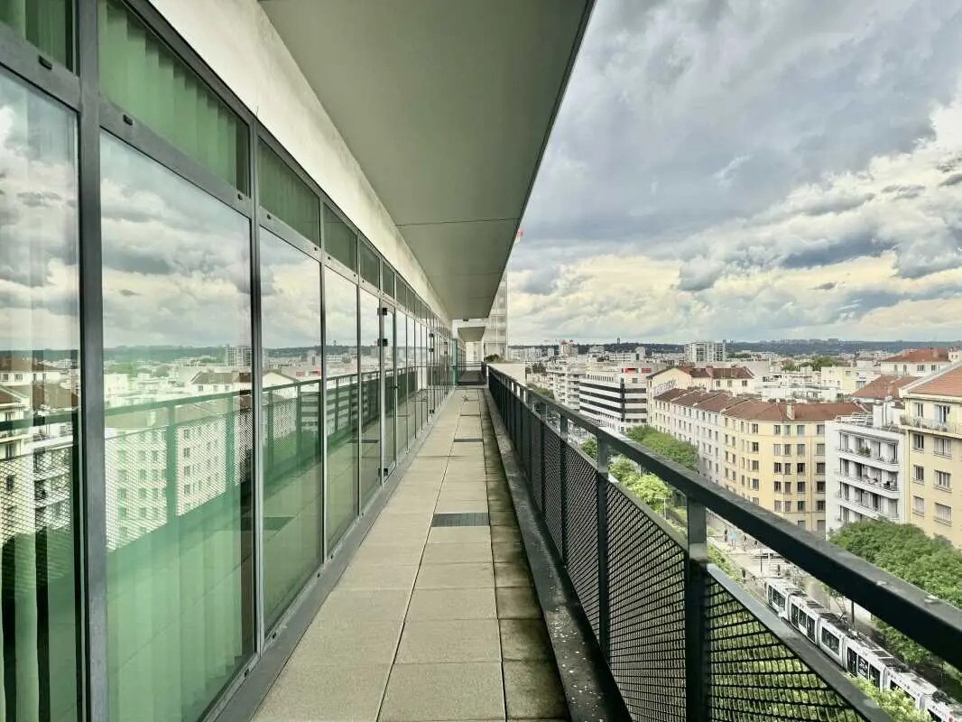 Office in Lyon to rent Building Photo- Image 1 of 21