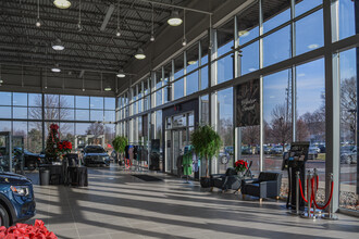 570 Auto Mall Dr, Ann Arbor, MI for rent Building Photo- Image 1 of 3