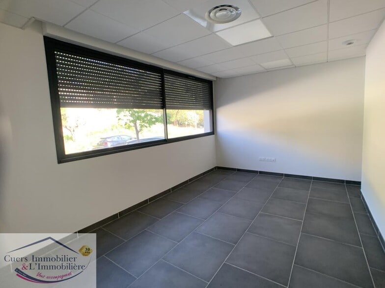 Office in Cuers for sale - Interior Photo - Image 3 of 15