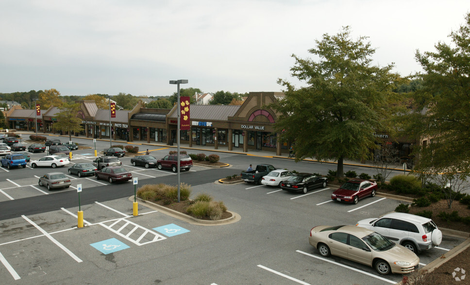 18101-18181 Town Center Dr, Olney, MD for rent - Building Photo - Image 2 of 5