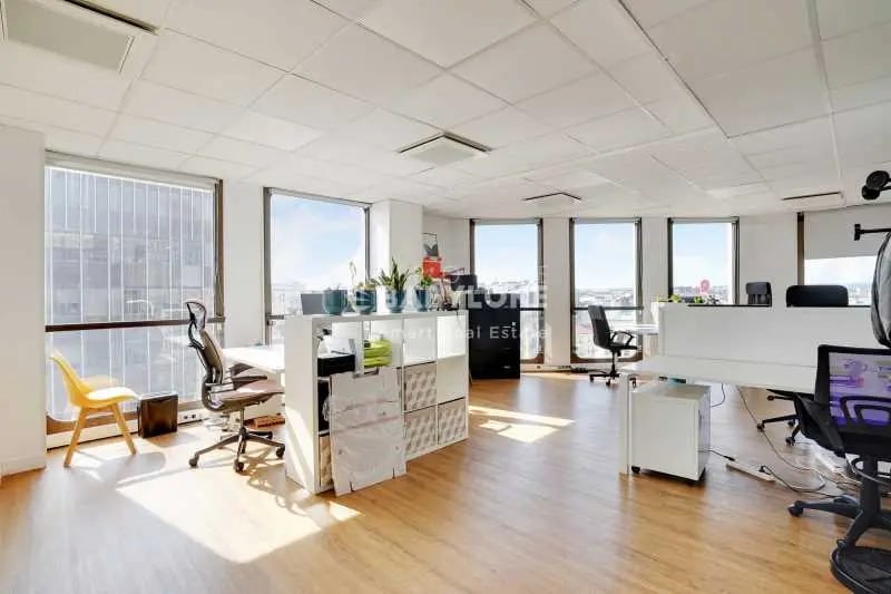 Office in Neuilly-sur-Seine to rent - Interior Photo - Image 1 of 10