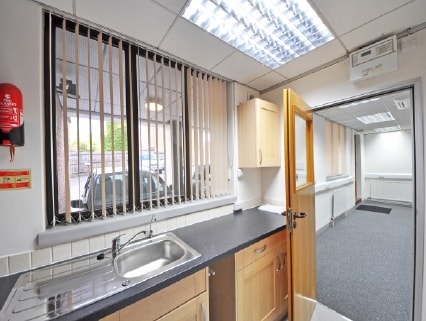 44-46 Springfield Rd, Horsham to rent - Interior Photo - Image 3 of 6