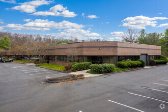 204 Spring Hill Rd, Trumbull, CT for sale Building Photo- Image 1 of 1