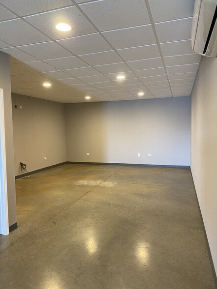 301 Broadcast Dr, Spartanburg, SC for rent - Interior Photo - Image 2 of 13