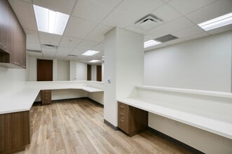 11000 N Scottsdale Rd, Scottsdale, AZ to rent Interior Photo- Image 2 of 4