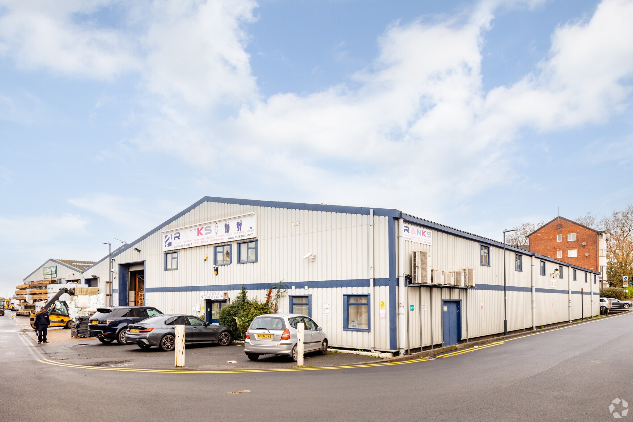 2A Neptune Rd, Harrow to rent Primary Photo- Image 1 of 9