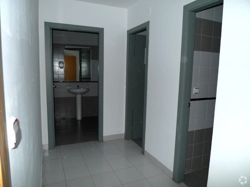 Retail in Cuenca, Cuenca to rent Interior Photo- Image 1 of 7