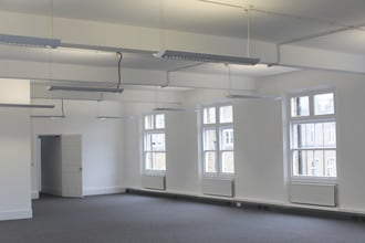 8 Battersea Park Rd, London to rent Interior Photo- Image 2 of 12