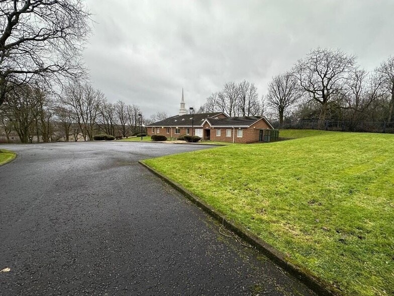 1A Abbotsford Rd, Cumbernauld to rent - Building Photo - Image 3 of 7