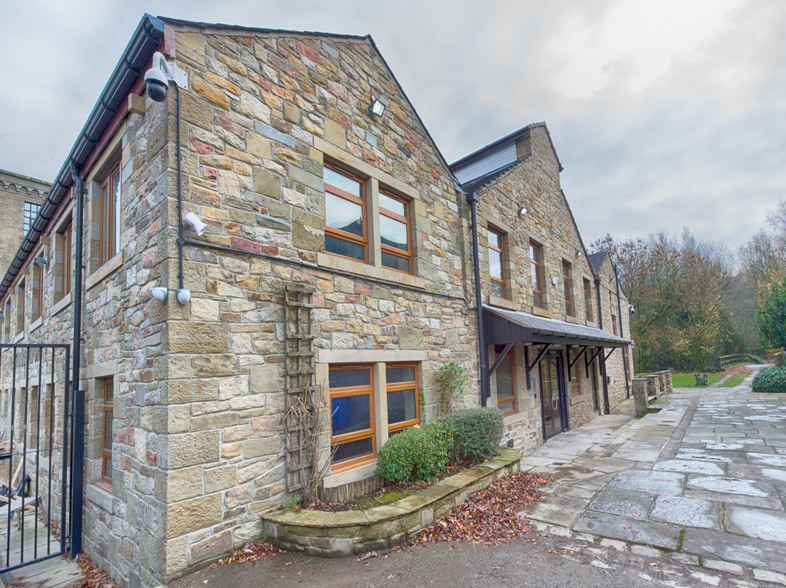 New Hall Hey Rd, Rossendale to rent - Building Photo - Image 1 of 1