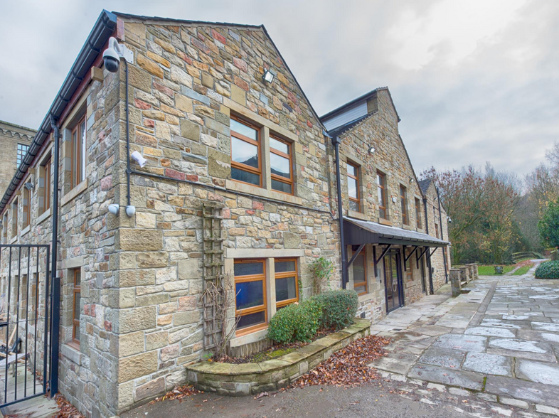 New Hall Hey Rd, Rossendale for rent - Building Photo - Image 1 of 1