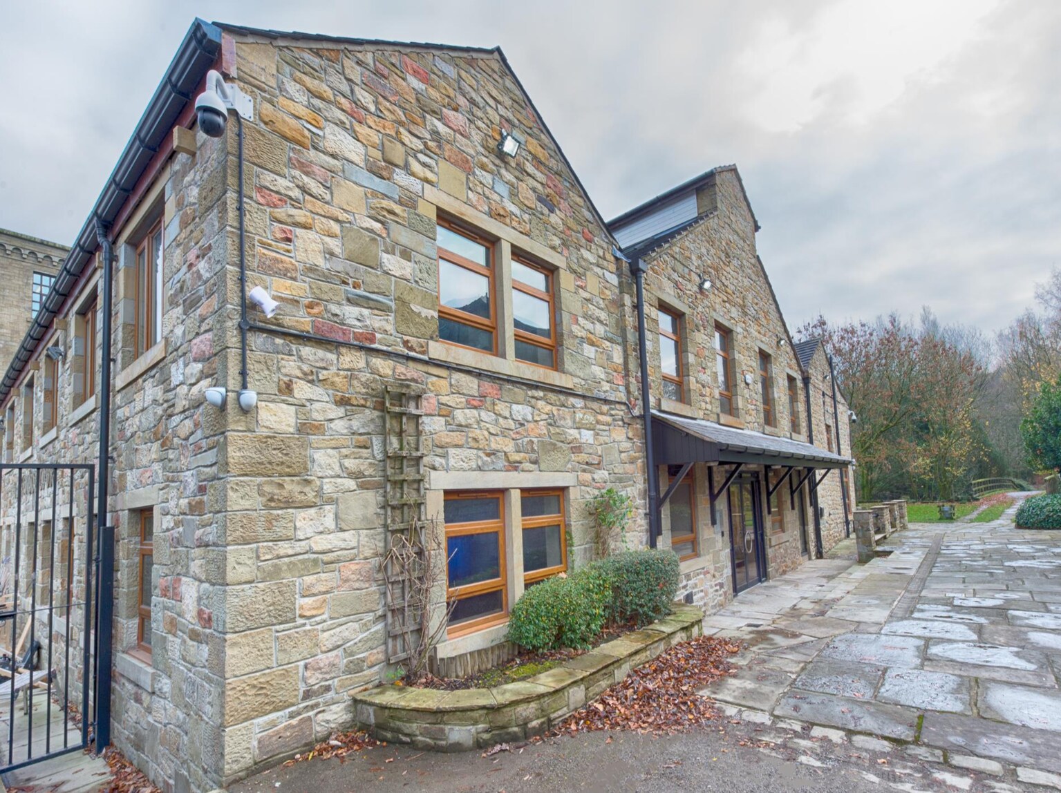 New Hall Hey Rd, Rossendale to rent Building Photo- Image 1 of 2