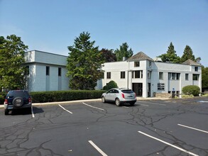 162 Kings Hwy N, Westport, CT for rent Primary Photo- Image 1 of 8